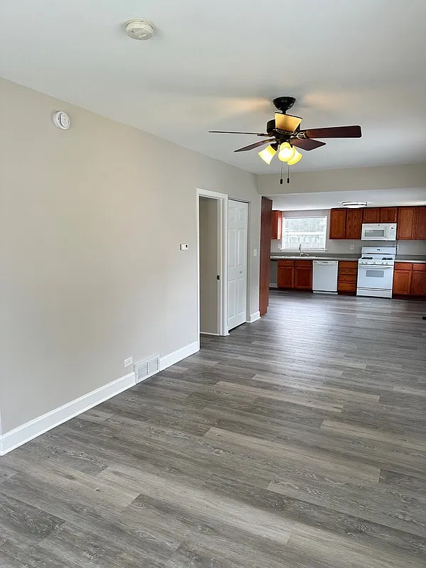 2 bed, 1.0 bath, 760 sqft, $1,365 — Photo 4