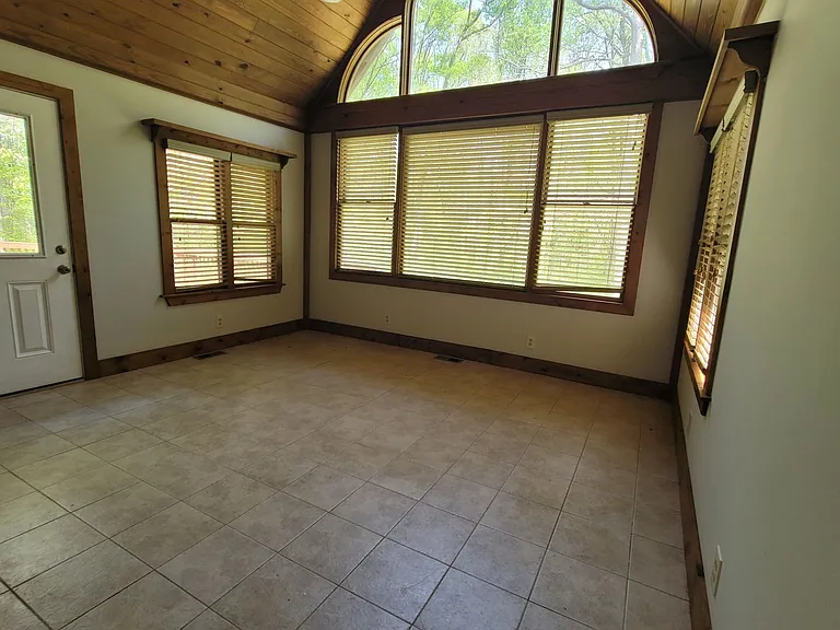 2391 Booth Cir — Photo 35