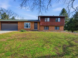 6528 S Navajo Dr, Peoria, IL 61607