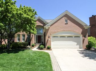 1815 Ring Neck Dr, Rochester, MI 48307