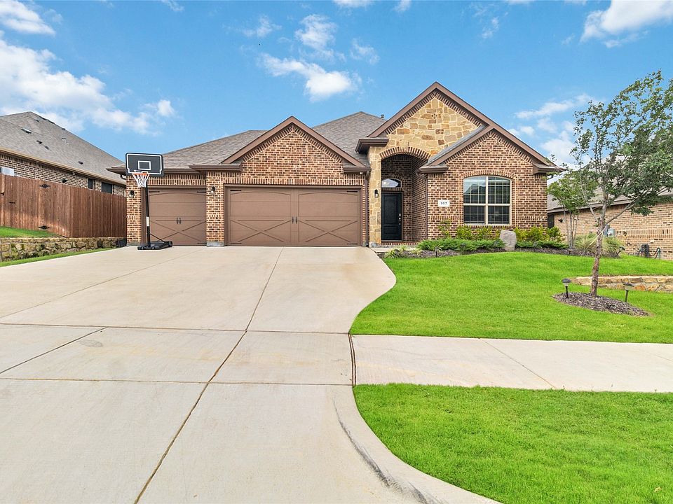 1st image of 907 Hondo Ln