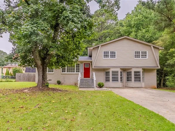 1202 Palisades Ln, Ellenwood, GA 30294