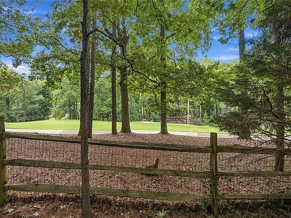 3rd image of 2955 Ascot Ln