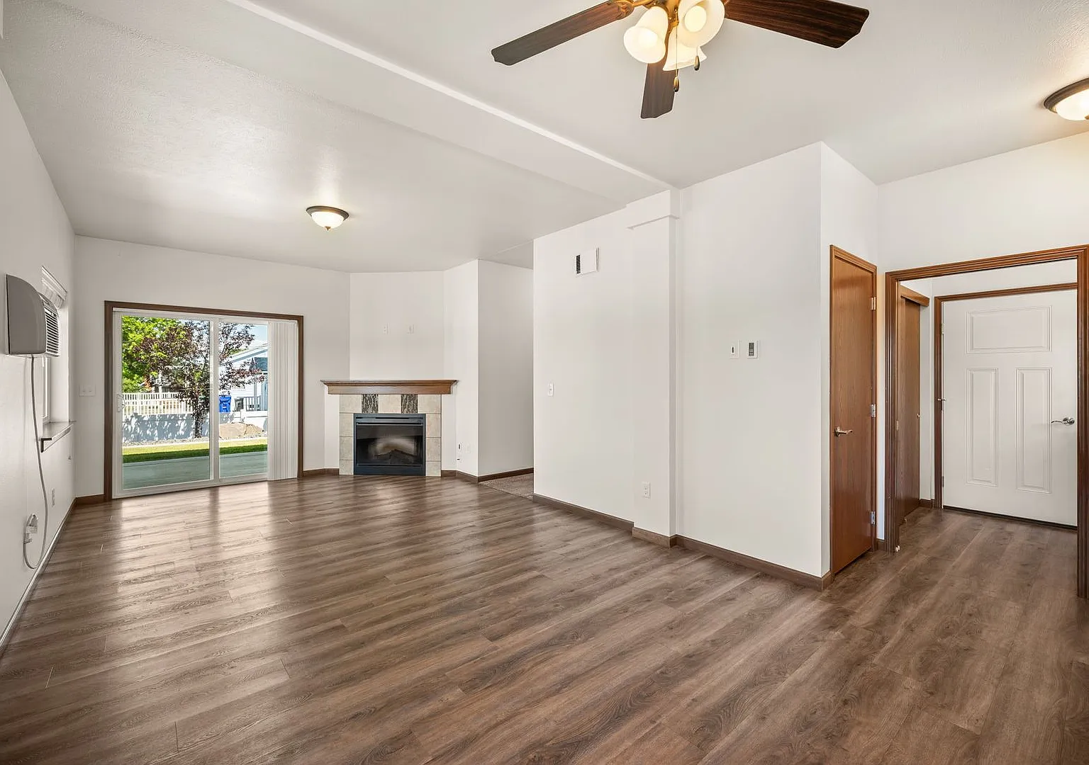 Spacious Valley Duplex Available Now! — Photo 3