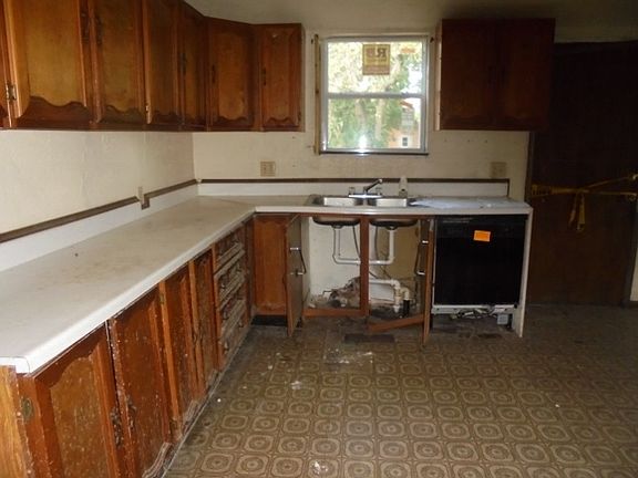 4th image of 409 W Cleveland Ave