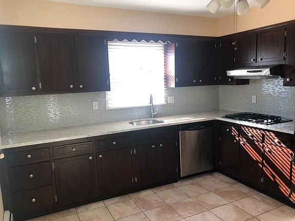 3rd image of 39 Bryn Mawr Pl Floor 2