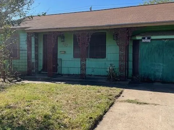 903 Bank Dr, Galena Park, TX 77547