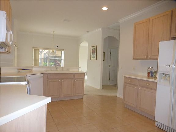 3rd image of 108 Windsong Ave