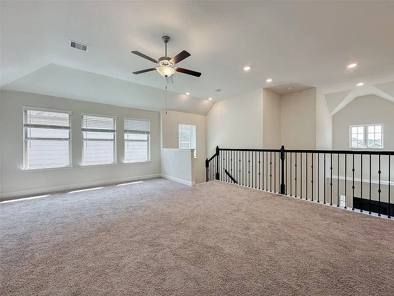 6710 Gallinas Way — Photo 21