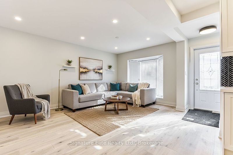 Toronto House for rent - 4 Bedrooms — photo 4