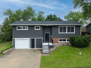 2095 26th St, Marion, IA 52302