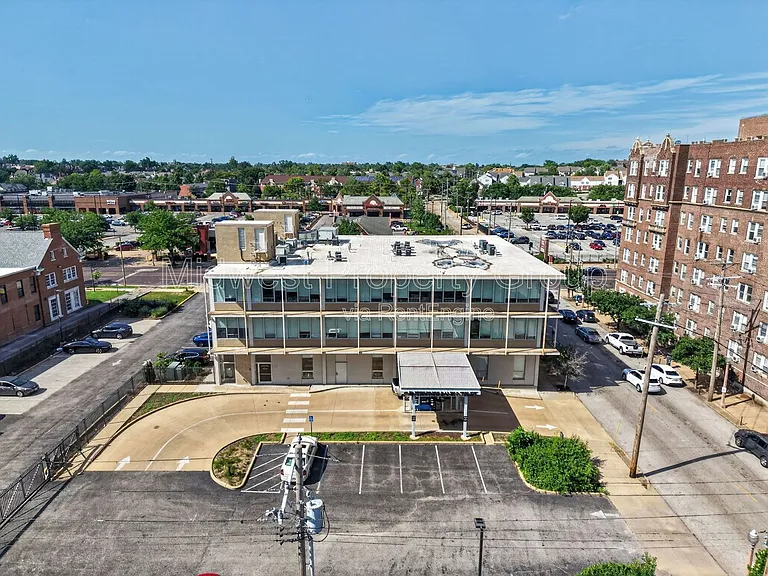 4100 Lindell Blvd #302 — Photo 15