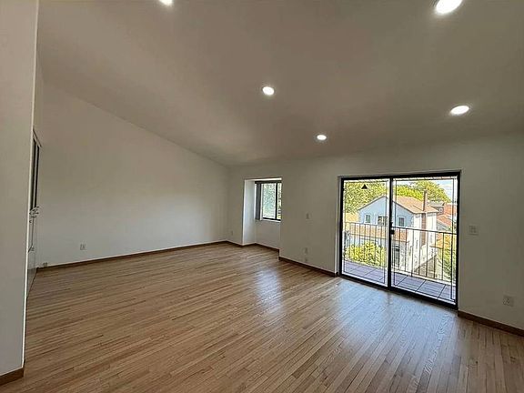 4th image of 2824 E 27th St #3