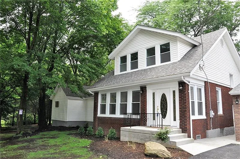 223 Dorseyville Rd photo 1