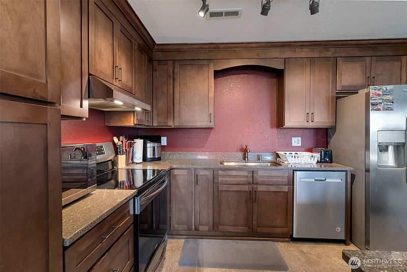 5th image of 651 SE Bayshore Drive #B304
