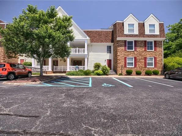 100 Burnt Bridge Way APT E, Yorktown, VA 23692