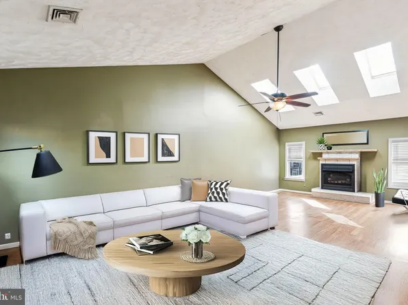 2010 Pennsylvania Ave, Croydon, PA 19021