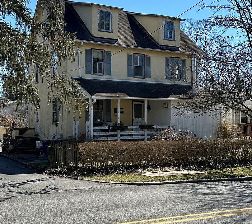 1st image of 317 S Devon Ave