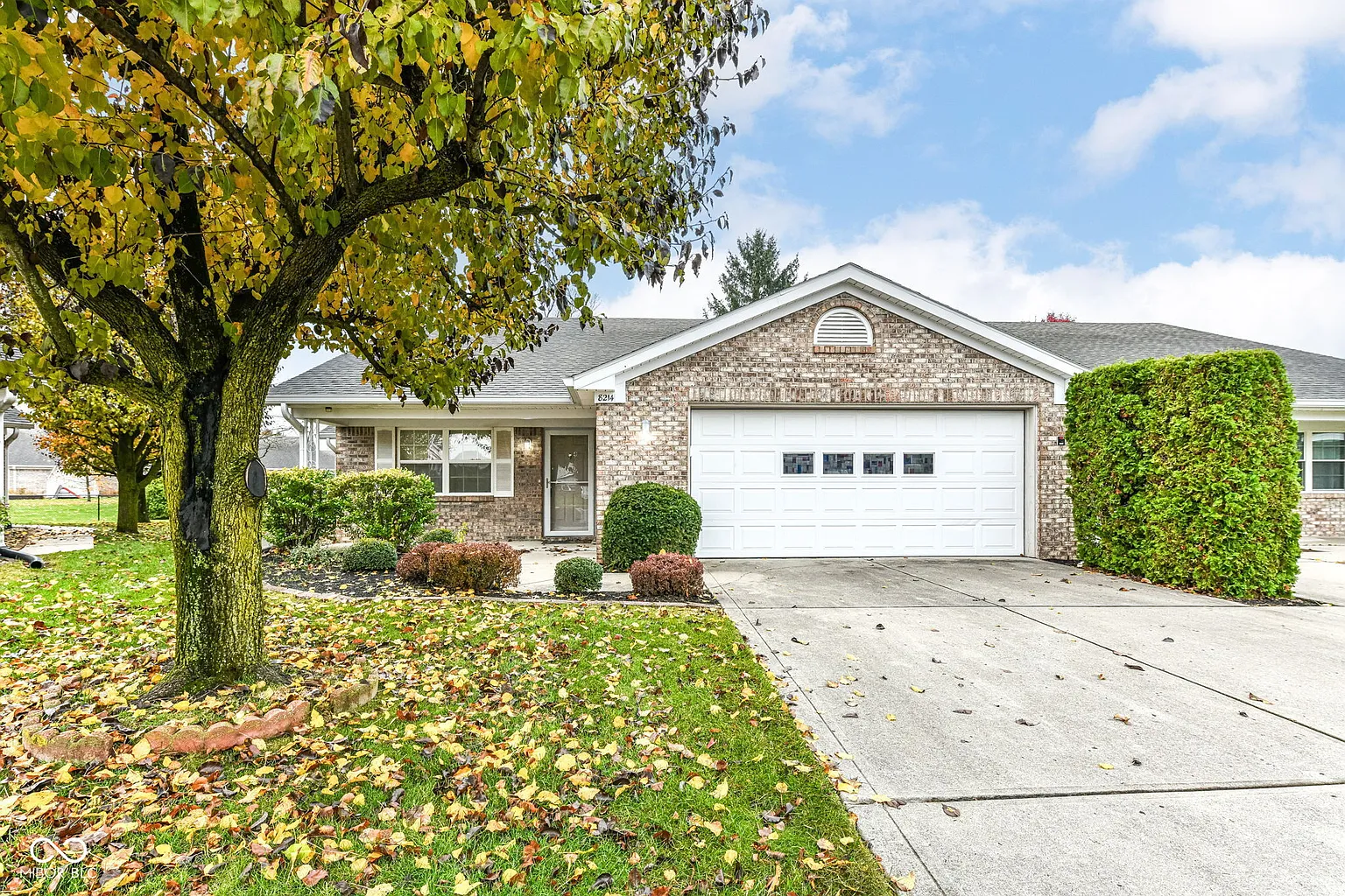 8214 Bentley Farms Dr photo 1