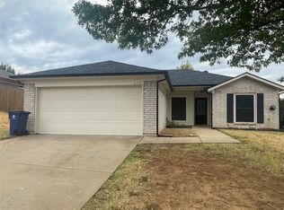 653 Green Mountain Rd, Burleson, TX 76028