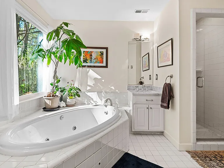 802 Creekstone Dr — Photo 4