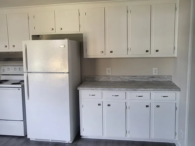255 N Ida St — Photo 2