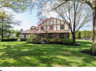 1875 Autumn Leaf Ln, Huntingdon Valley, PA 19006