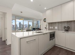 5051 Imperial St #2207, Burnaby, BC V5J 0J3