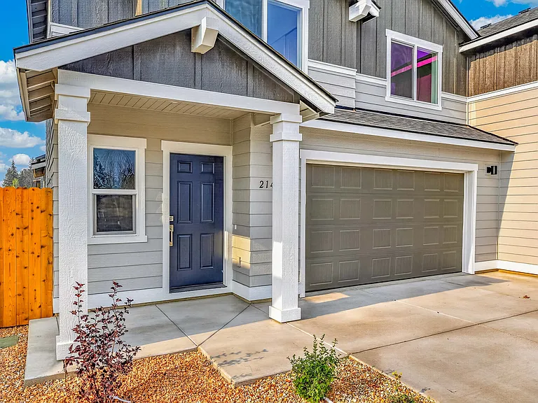 21444 Livingston Dr — Photo 3