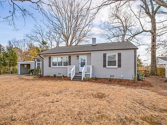 3rd image of 2221 Oak Hill Dr