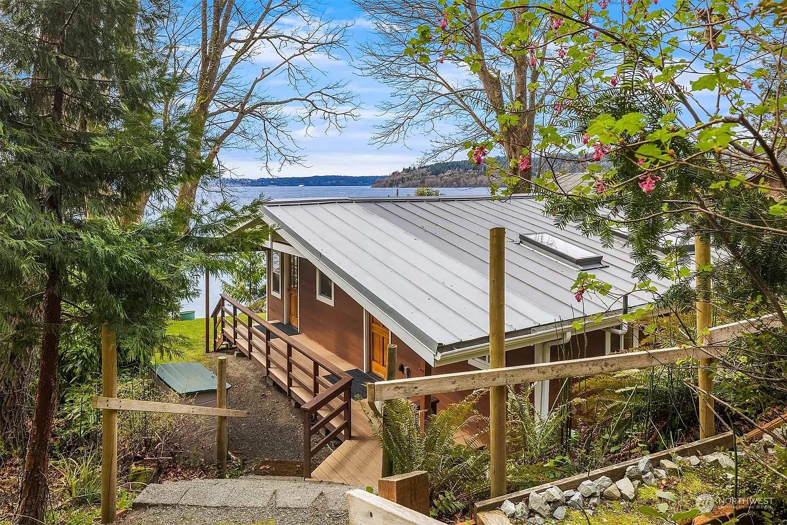 10039 SW Northilla Road photo 1