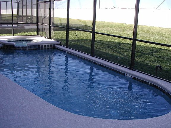 Heated Pool 