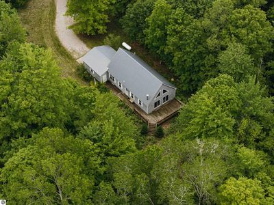 7434 Betsie River Ct, Benzonia, MI, 49616