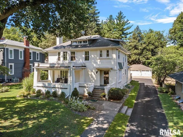 225 Lockwood Pl, Jacksonville, IL 62650