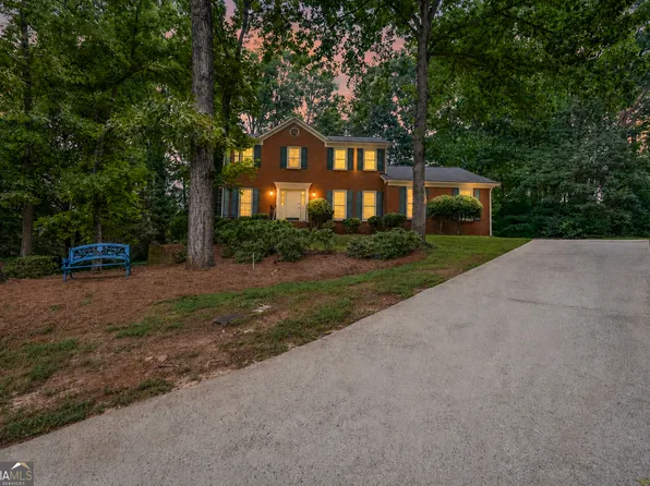 1194 Lassiter Dr, Stone Mountain, GA 30087