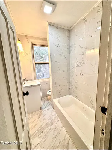 348 1st St #1 Photo 1