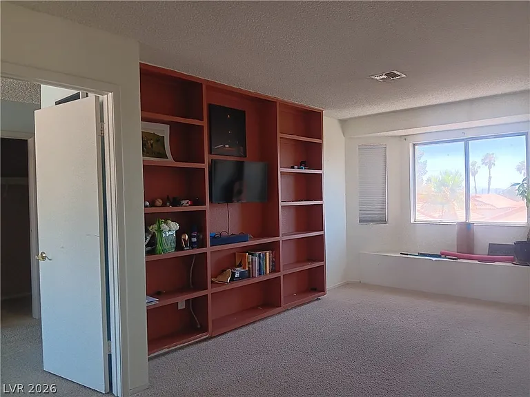 121 Logansberry Ln — Photo 13
