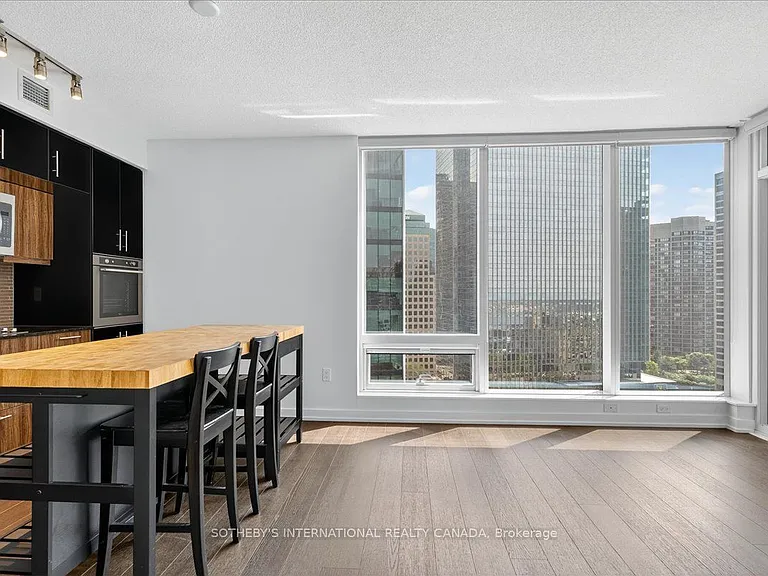 10 York St #2105 — Photo 4
