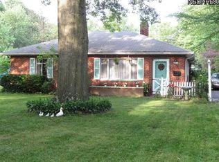 2003 Canterbury Rd, Westlake, OH 44145