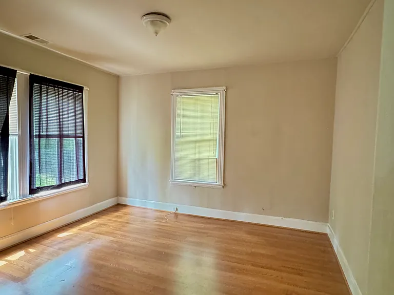 2758 Chain Bridge Rd — Photo 21