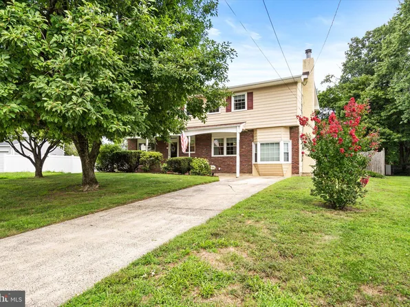 19 Clive Ct, Ewing, NJ 08638