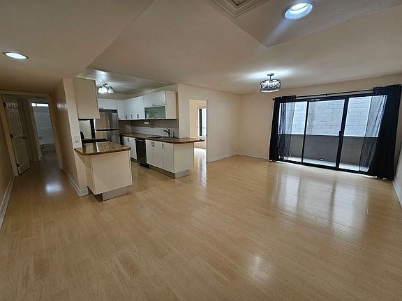 2nd image of 2121 Beloit Ave APT 204