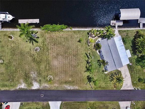 4th image of 741 Fontana Dr