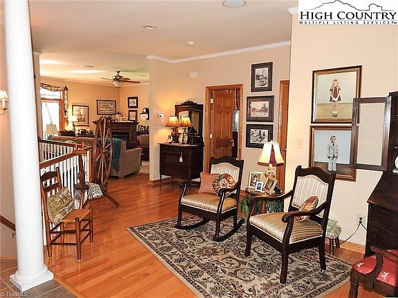 4th image of 36 Chelsea Ln