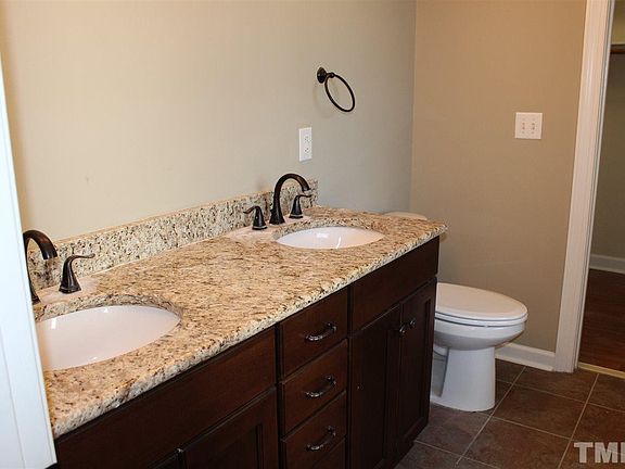 5th image of 508 Waterford Dr