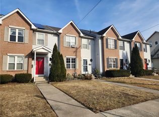 1061 Howertown Rd N, Catasauqua, PA 18032