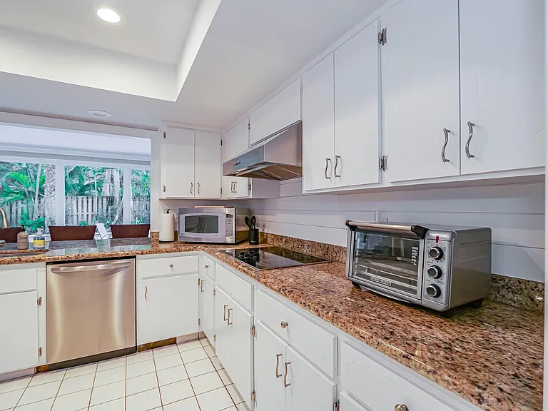 1425 Treasure Cove Ln — Photo 45