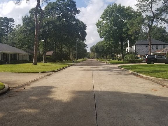 5th image of 10214 Shadow Wood Dr
