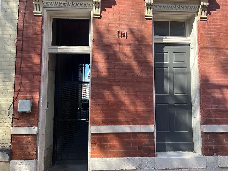 114 E 14th — Photo 2