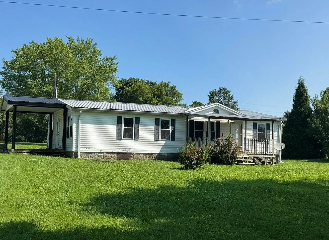 3 bed, 2.0 bath, 1456 sqft, $900 — Photo 1